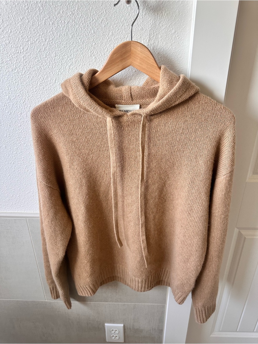 W.Cashmere/REVOLVE Hooded Sweater in Camel sz.S